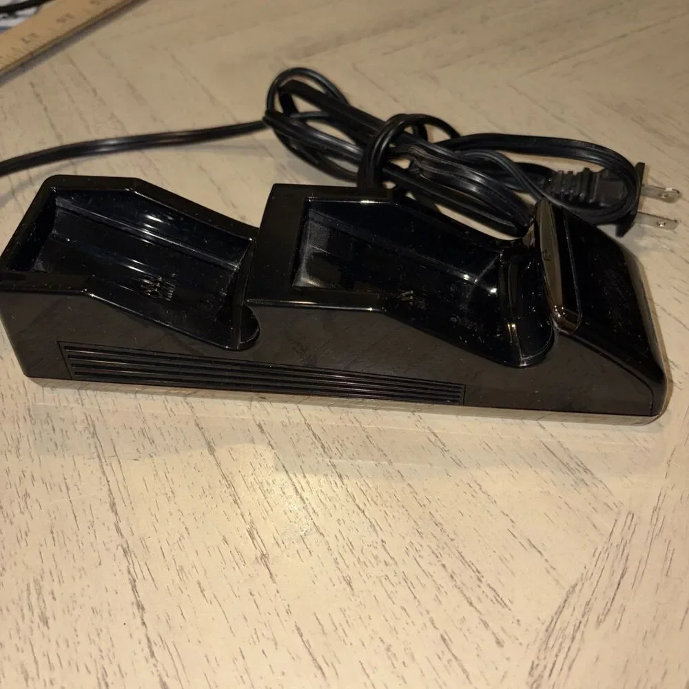 Nyko Dual Controller Charger/ Docking Station 86074-A50 Black for Xbox 360